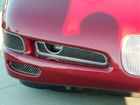 E21468 GRILLE-FRONT FOG LIGHT-LASER MESH-POLISHED-STAINLESS STEEL-1 PAIR-97-04