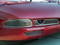 E21469 GRILLE-FRONT SIDE MARKER LIGHT-LASER MESH-POLISHED-STAINLESS STEEL-1 PAIR-97-04
