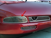 E21469 GRILLE-FRONT SIDE MARKER LIGHT-LASER MESH-POLISHED-STAINLESS STEEL-1 PAIR-97-04